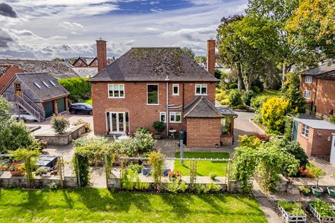 4 bedroom detached house for sale, Whitecross Road, Hereford