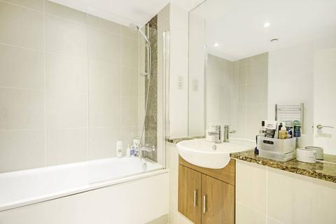 2 bedroom flat to rent, Downs Road, Hackney Downs, London, E5