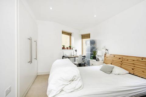 2 bedroom flat to rent, Downs Road, Hackney Downs, London, E5