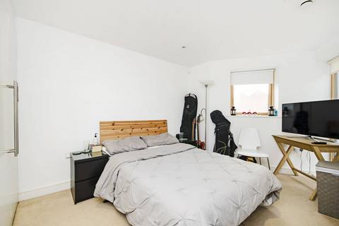 2 bedroom flat to rent, Downs Road, Hackney Downs, London, E5