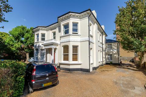 1 bedroom flat for sale, Farncombe Road, Worthing