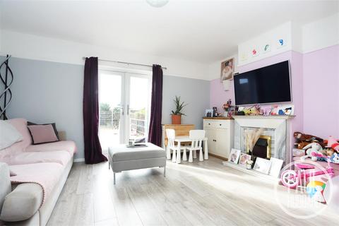 2 bedroom semi-detached house for sale, Montgomery Avenue, Gunton, NR32
