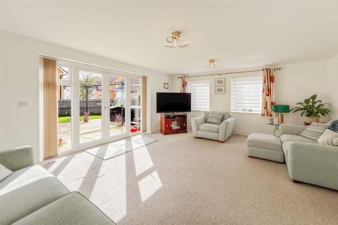 4 bedroom detached house for sale, Banks Gardens, Littlehampton, West Sussex