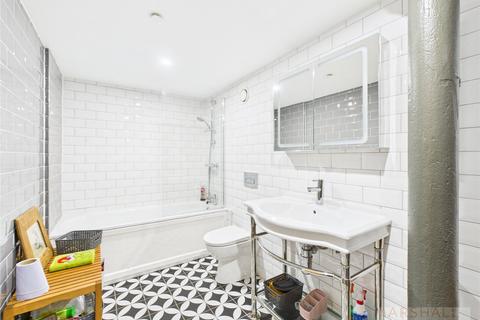 3 bedroom penthouse to rent, Tobacco Warehouse, Liverpool, Merseyside, L3