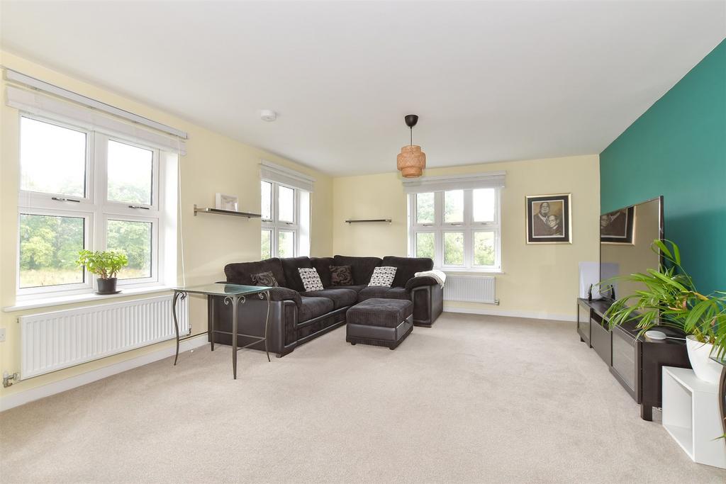 Lounge/Kitchen