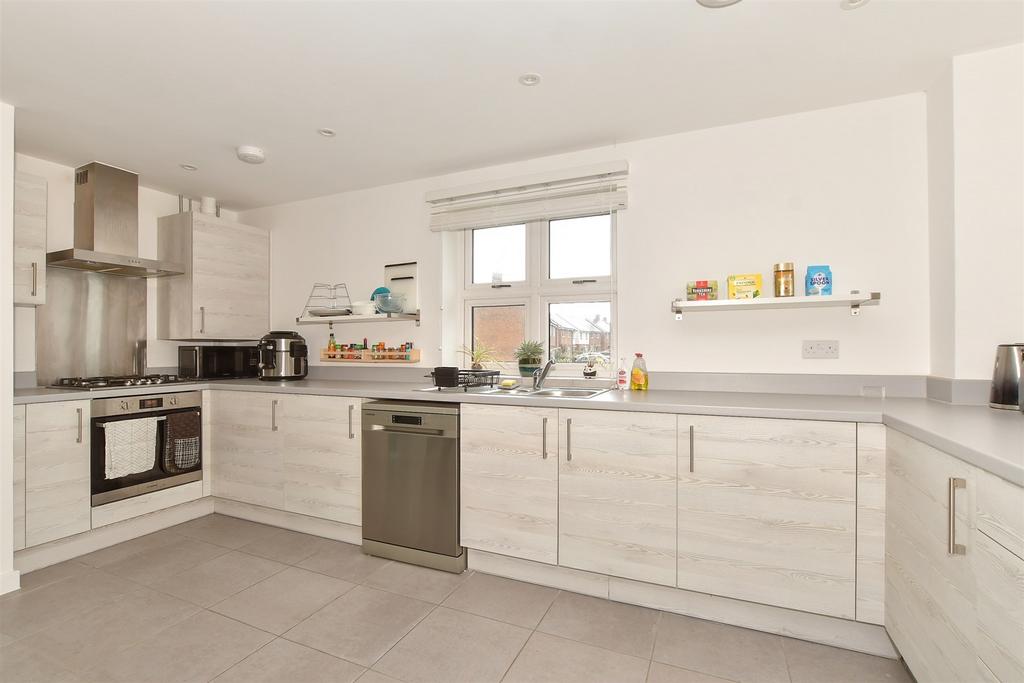 Lounge/Kitchen