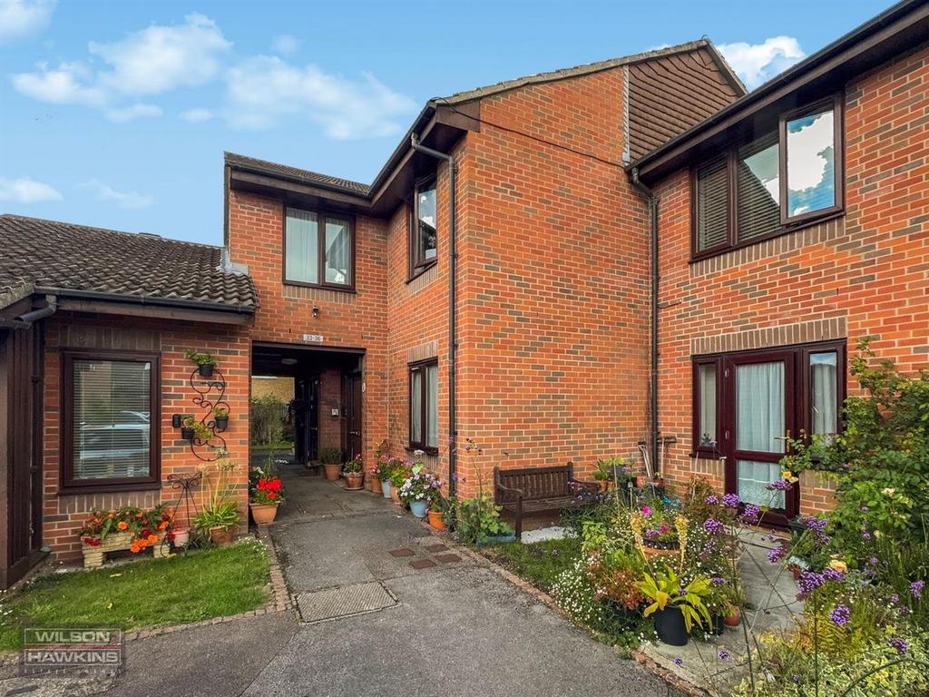 33 Betjeman Close - ftxzg TFr GGPb Yga Uj R87.jpg