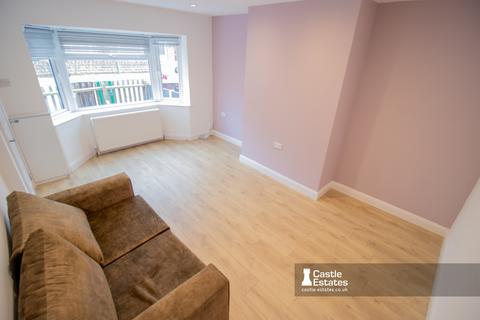 2 bedroom terraced house for sale, Highfield Road, NG7 2JE