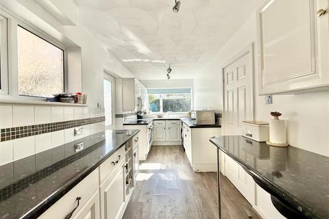 4 bedroom detached house for sale, Longacre, Chelmsford, CM1 3BJ