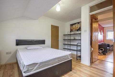 2 bedroom flat to rent, Blackfriars Court, Newcastle upon Tyne, NE1 4XB
