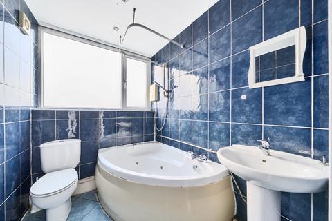 8 Knowle Grove, Leeds, LS4 2PN