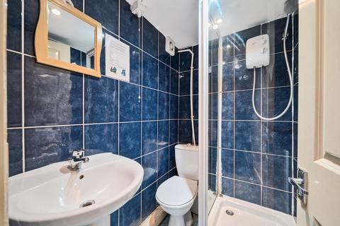 8 Knowle Grove, Leeds, LS4 2PN