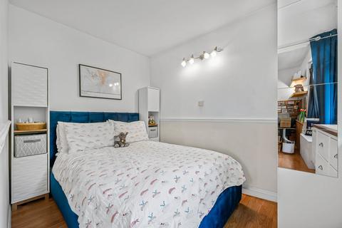 11 Thorburn Square, London, SE1 5QH