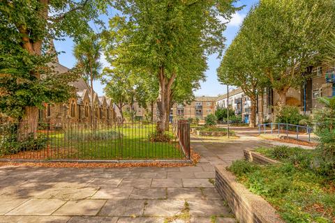 11 Thorburn Square, London, SE1 5QH
