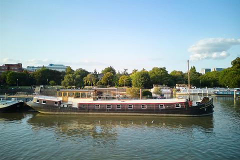 undefined, Dove Pier, Hammersmith, W6