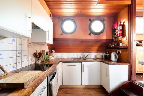 undefined, Dove Pier, Hammersmith, W6