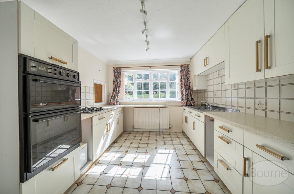 Bf3a5813-01a6-413...