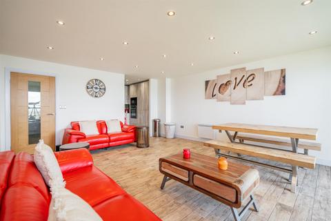 2 bedroom apartment for sale, 15 The Osborne, Rotherslade, Swansea