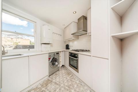 2 bedroom flat for sale, Caledonian Road, London N7