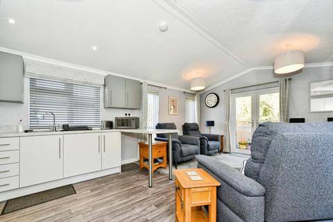 2 bedroom park home for sale, Swindon, Wiltshire, SN25