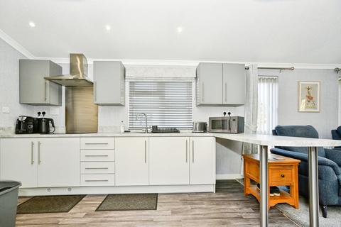 2 bedroom park home for sale, Swindon, Wiltshire, SN25