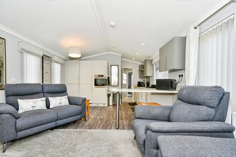 2 bedroom park home for sale, Swindon, Wiltshire, SN25