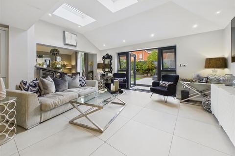 5 bedroom detached house for sale, Alder Close, Brough