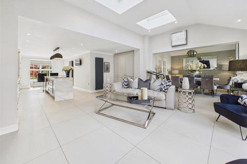5 bedroom detached house for sale, Alder Close, Brough
