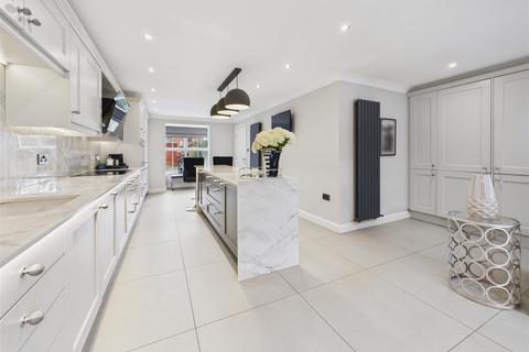 5 bedroom detached house for sale, Alder Close, Brough