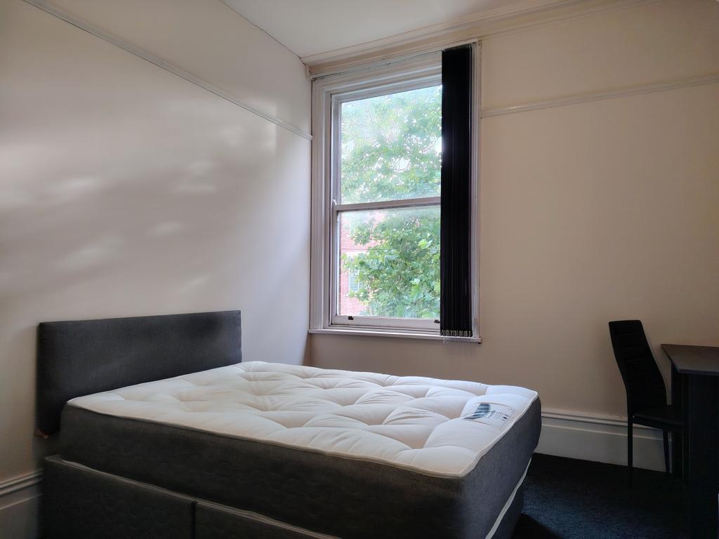 33 Bairstow Street - House Share