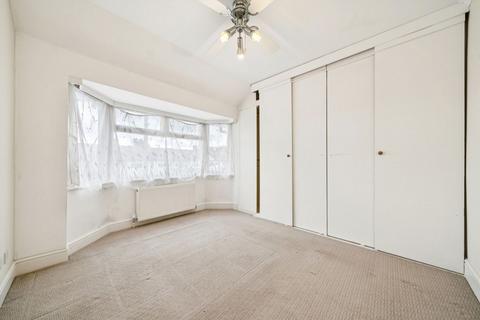 undefined, Hall Farm Drive, Twickenham TW2
