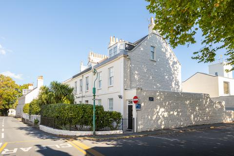 Columbia Terrace, St. Peter Port, Guernsey