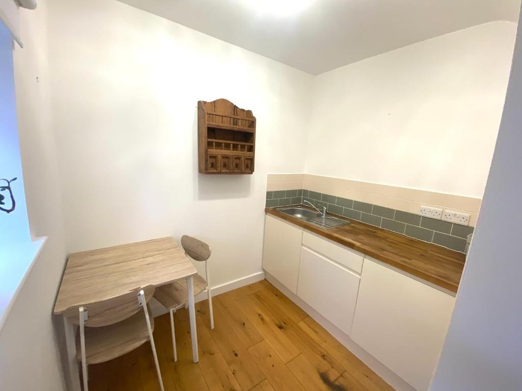 Annexe Kitchenette.JPG