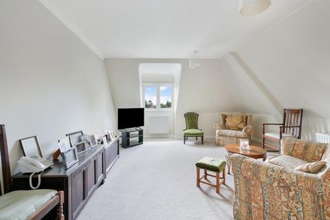 2 bedroom flat for sale, 42 Meade Court, Walton On The Hill KT20