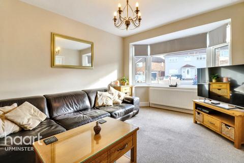 3 bedroom end of terrace house for sale, Upminster RM14
