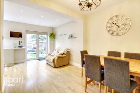 Upminster RM14