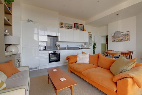 2 bedroom flat for sale, The Pinnacle Poets Corner Hove
