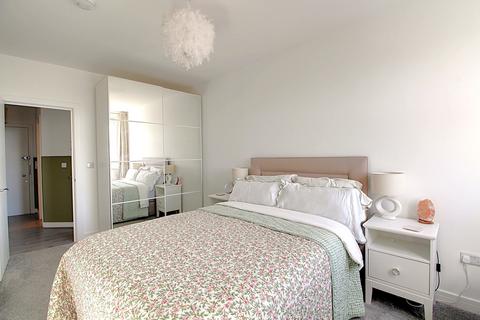 2 bedroom flat for sale, The Pinnacle Poets Corner Hove
