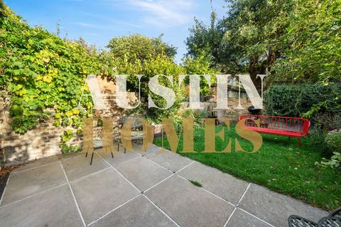 undefined, Leighton Gardens, London, NW10