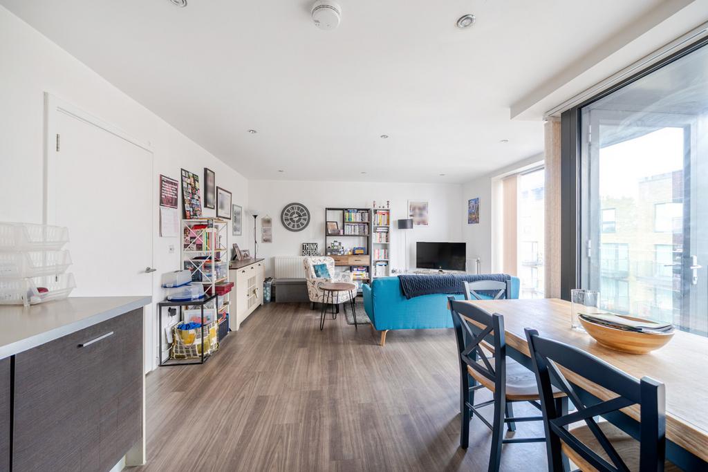 1353633-5-68c81f2...