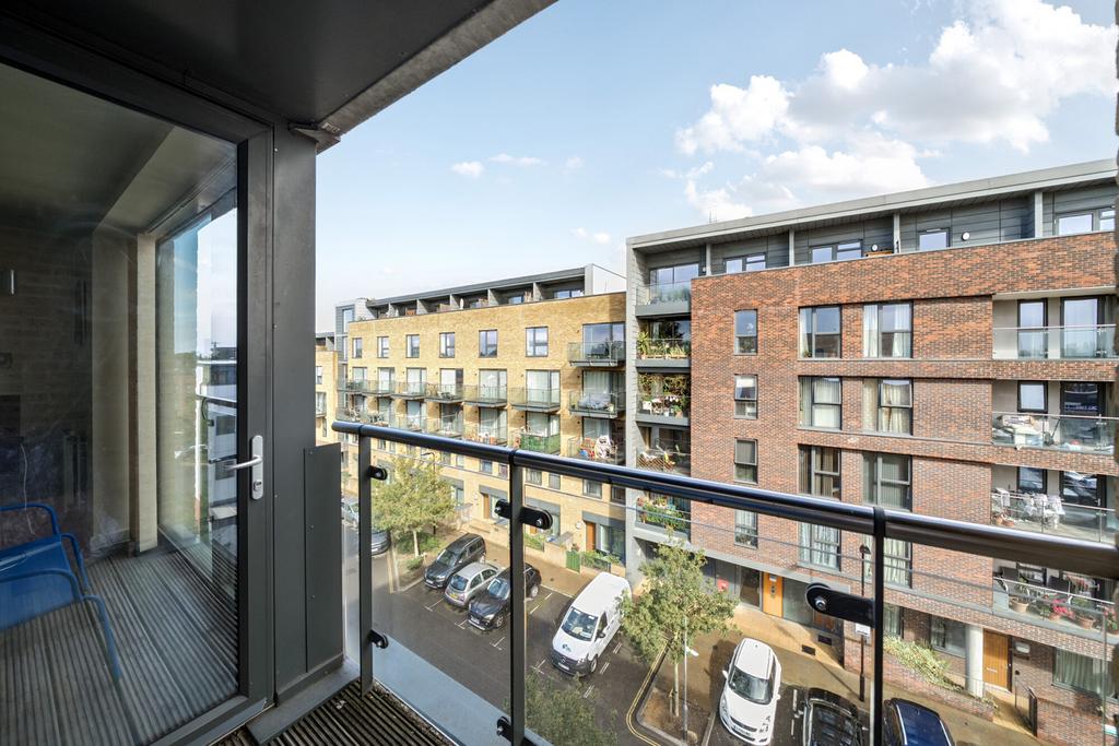 1353633-8-68c81f4...