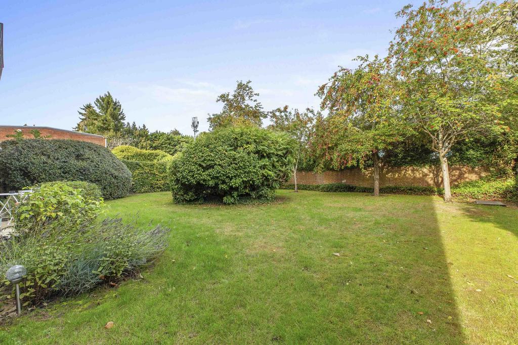 4 Alfred Davis Court, SL7 3 EA (LOW RES)-7
