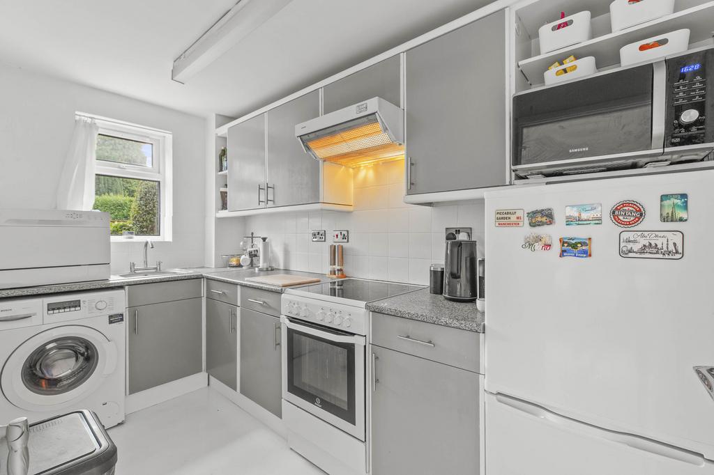 4 Alfred Davis Court, SL7 3 EA (LOW RES)-13