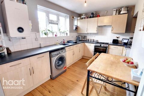 undefined, New North Road, Hainault