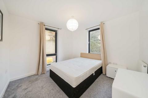 2 bedroom flat for sale, Annabel Close, London E14