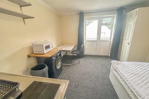 undefined, Broadway, Pontypridd CF37