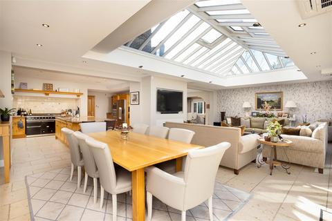 6 bedroom detached house for sale, Sandmoor Avenue, Leeds LS17