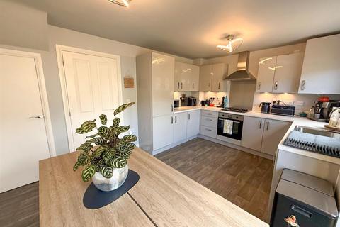 3 bedroom semi-detached house for sale, Brunel Drive, Silsden, BD20 0FH