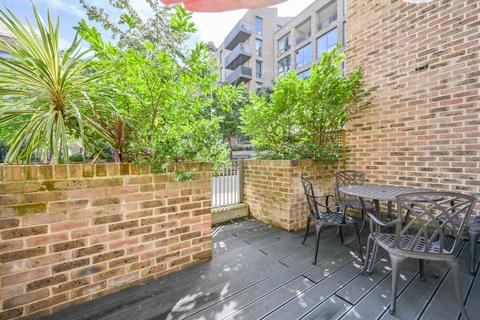undefined, Paddlers Avenue, Brentford, TW8