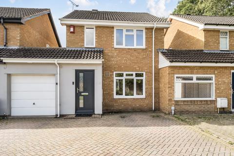 undefined, Ashburnham Close, Freshbrook, Swindon, SN5 8RA